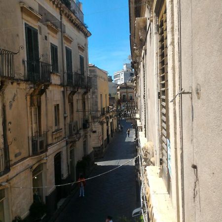 Appartamenti Piazza Duomo 아치레알레 외부 사진